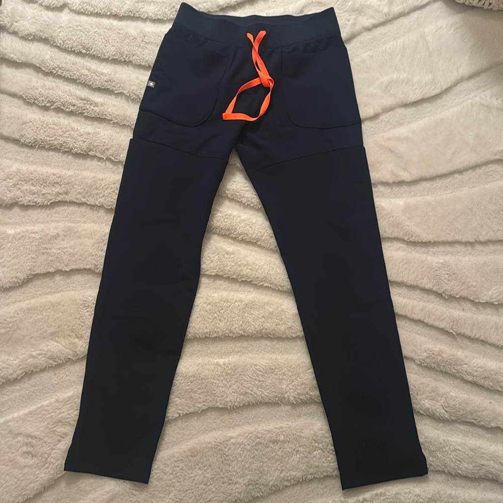 NWT Figs Slim scrub pants